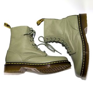 Dr. Martens 1460 Pascal Virginia Muted Olive NWOT W9 / M8